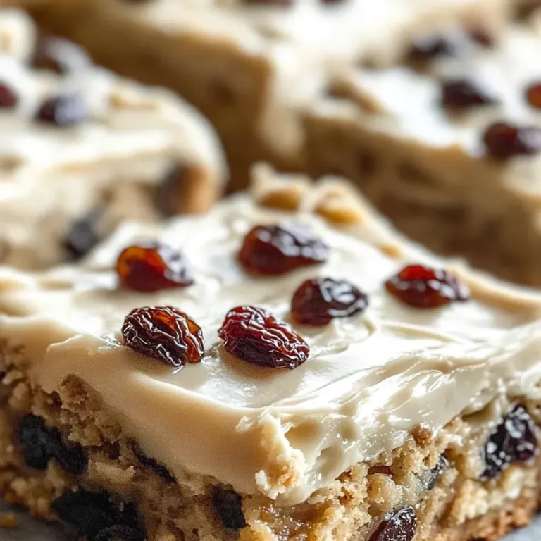 Delicious Oatmeal Raisin Cookie Bars: Easy Recipe